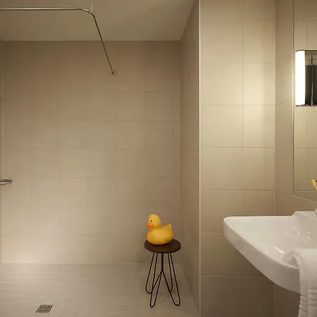 Moxy Munich Airport 4*