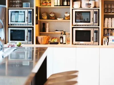 Hotel Moxy Munich Airport 4*