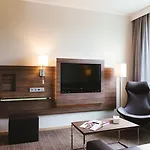 מלון Moxy Munich Airport 4*