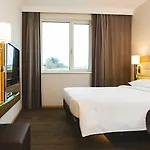 Moxy Munich Airport מלון