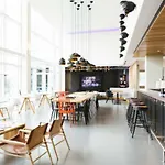 Moxy Munich Airport מלון