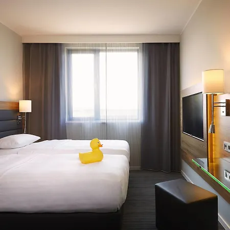 Moxy Munich Airport Hotel 4*