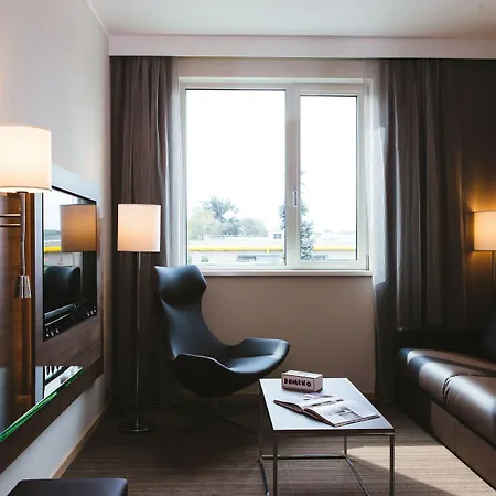 Hotel Moxy Munich Airport 4*