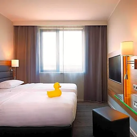 Moxy Munich Airport 4*