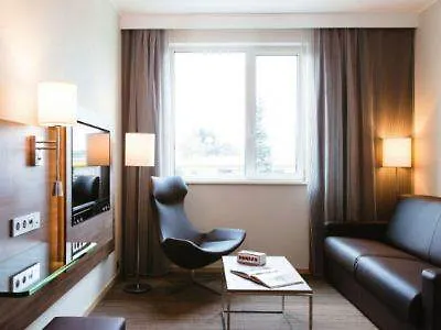 מלון Moxy Munich Airport 4*
