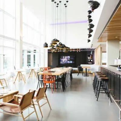 Moxy Munich Airport מלון