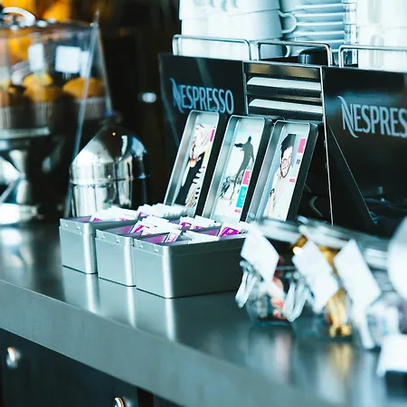 מלון Moxy Munich Airport 4*