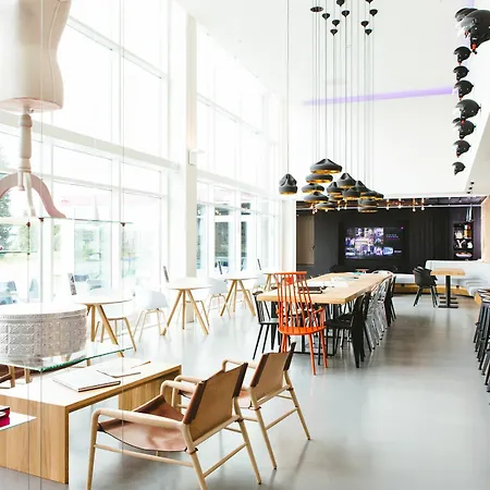 Moxy Munich Airport 4*