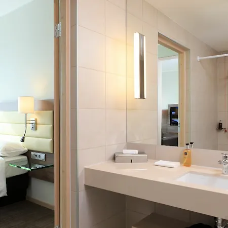 מלון Moxy Munich Airport