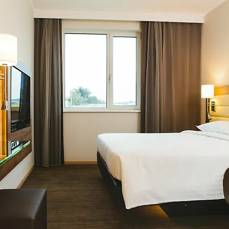 מלון Moxy Munich Airport Schwaig bei Nürnberg