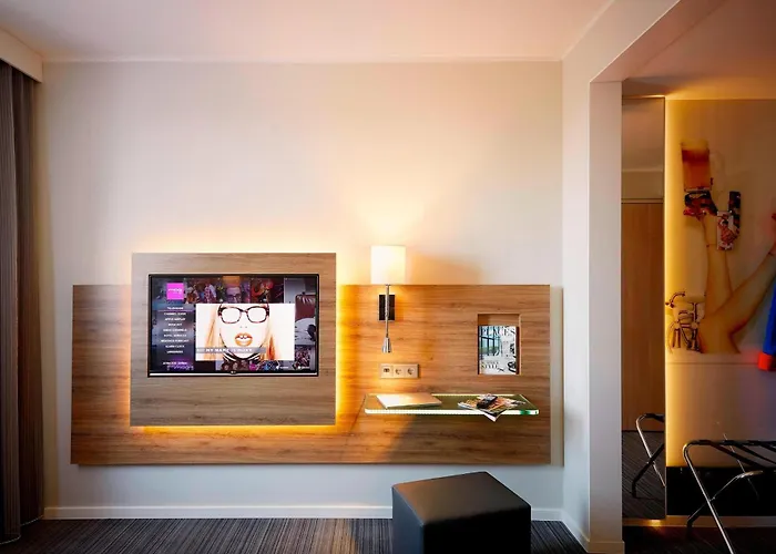 Hotel Moxy Munich Airport 4*