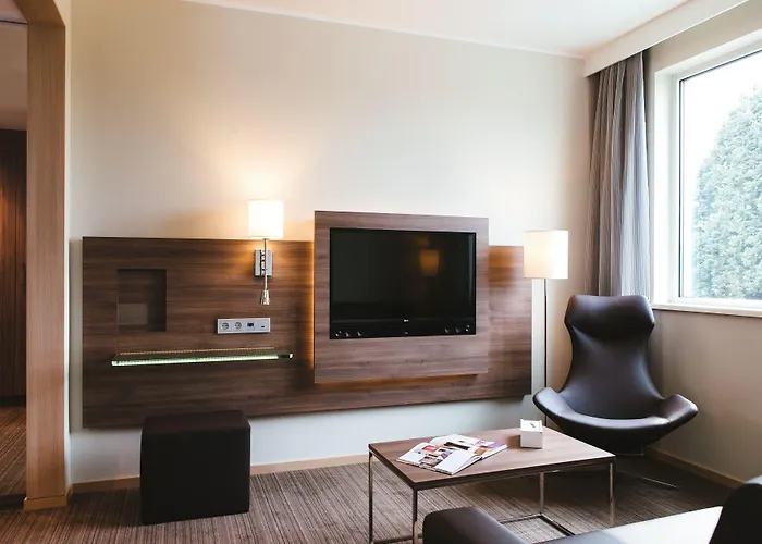 Hotel Moxy Munich Airport 4*