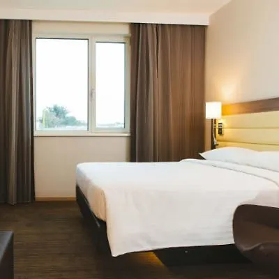 Moxy Munich Airport Hotel 4*